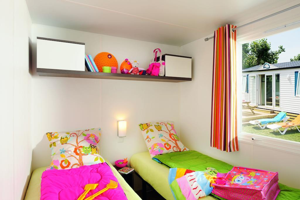 Camping Le Rey Louvie Juzon Номер фото